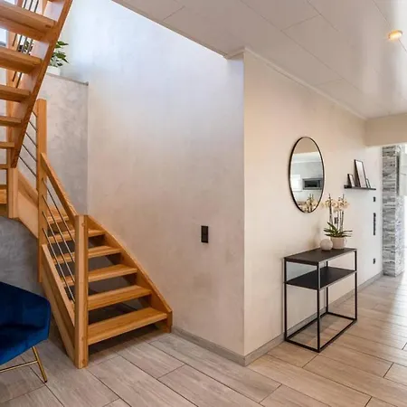 Modern Oasis Hottub, View, Gym Villa Oberbettingen