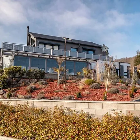 Modern Oasis Hottub, View, Gym *