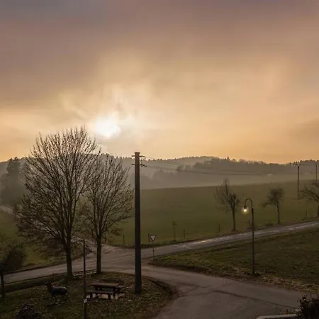 Modern Oasis Hottub, View, Gym * Oberbettingen