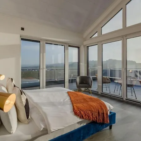 Modern Oasis Hottub, View, Gym فيلة Oberbettingen