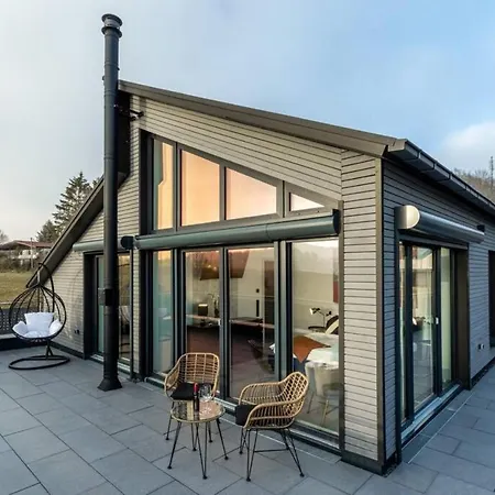 Modern Oasis Hottub, View, Gym * Oberbettingen