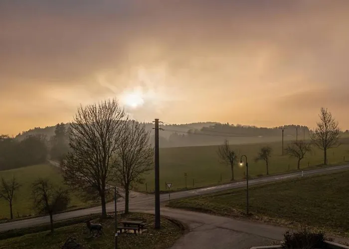 Modern Oasis Hottub, View, Gym * Oberbettingen