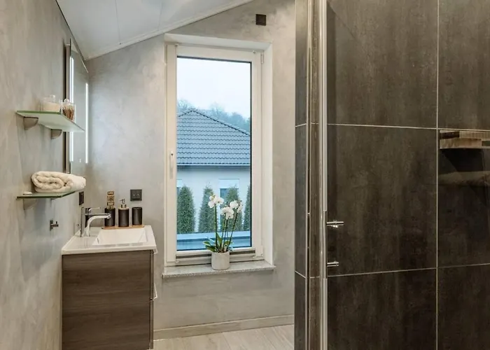 Modern Oasis Hottub, View, Gym וילה