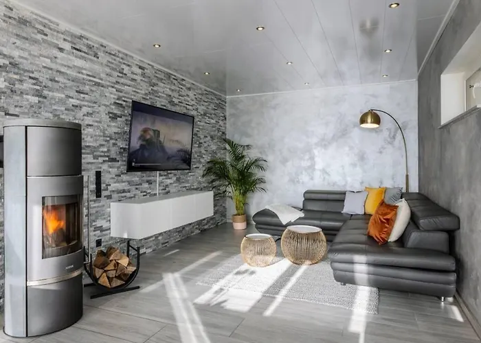 Modern Oasis Hottub, View, Gym וילה Oberbettingen